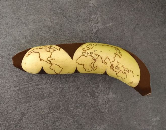 Anna Chojnicka Makes Fantastic Banana Art