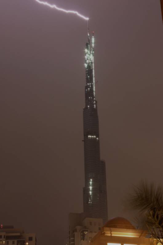 Thunder Lightning on Dubai Tower
