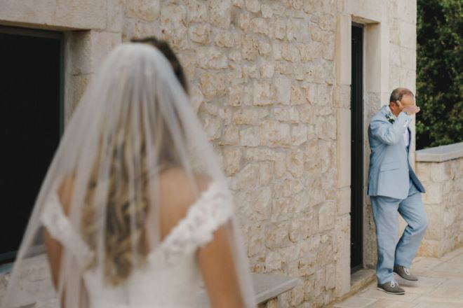 15 Heartwarming Wedding Pictures Of Brides And Their Dads