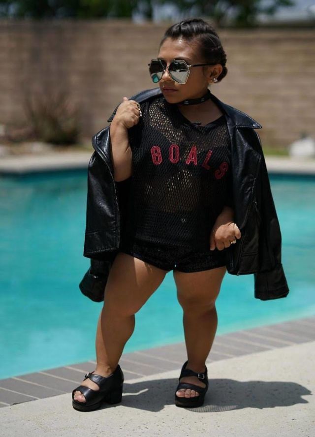 3ft 4in Model Is Breaking All Stereotypes In The Fashion Industry 3ft-4in-model-is-breaking-all-stereotypes-in-the-fashion-industry