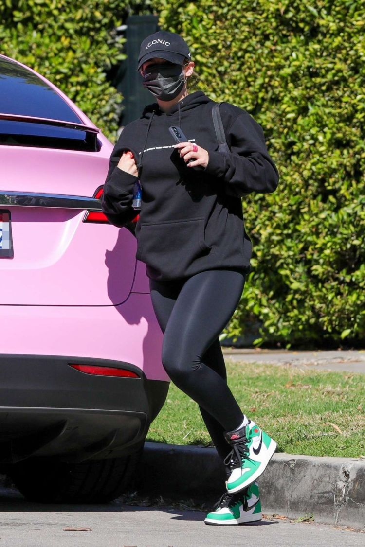 Addison Rae Candids In Black Tights Heading To Pilates Class In West Hollywood