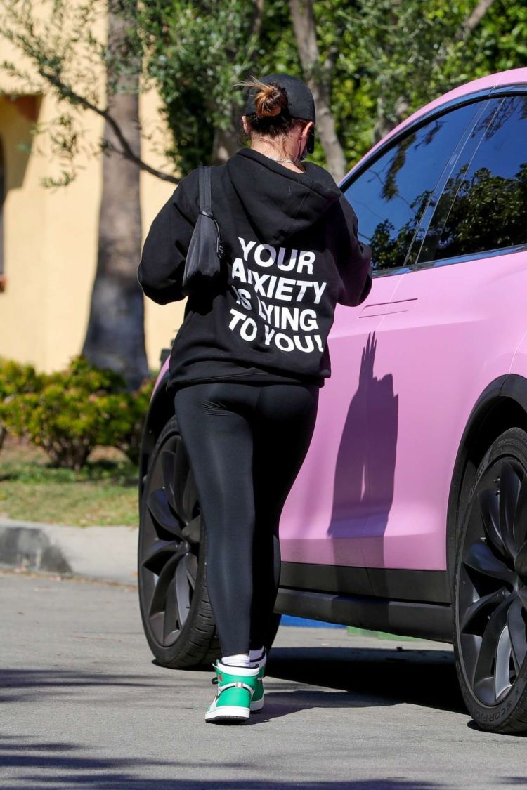 Addison Rae Candids In Black Tights Heading To Pilates Class In West Hollywood