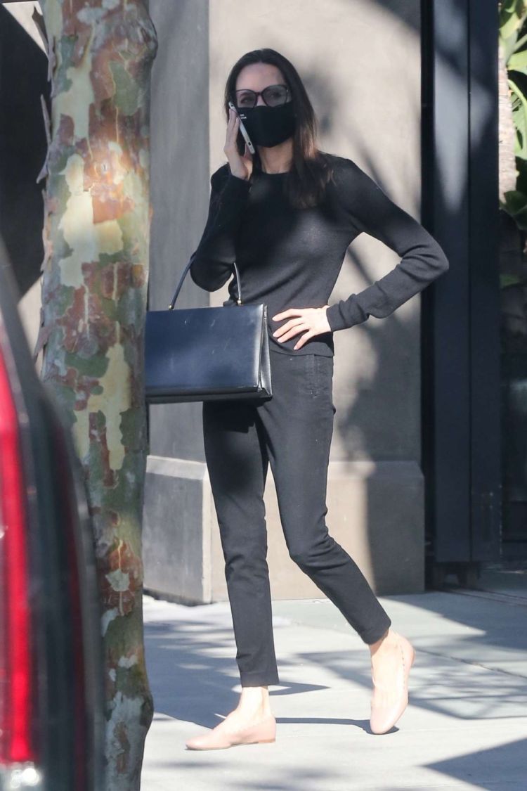 Angelina Jolie Shopping At High-End Knoll Home Design Shop In West Hollywood