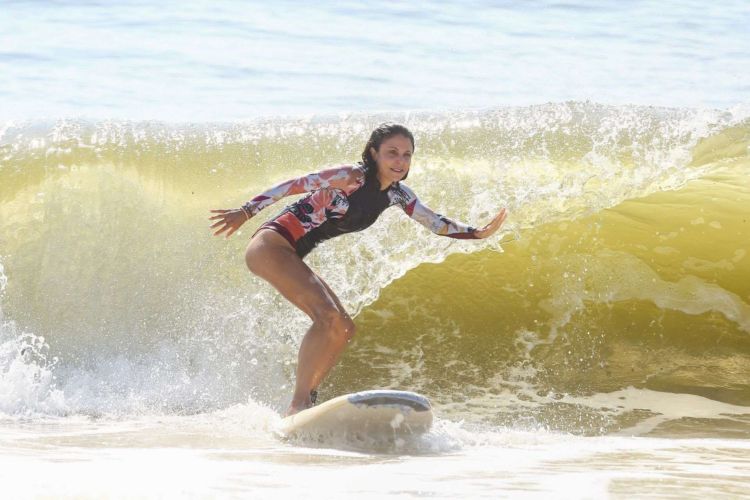 Bethenny Frankel Surfing The Waves In The Hamptons