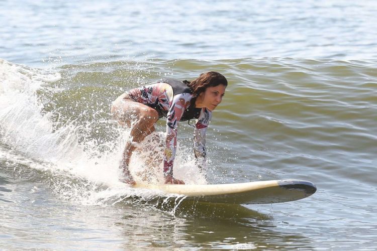 Bethenny Frankel Surfing The Waves In The Hamptons