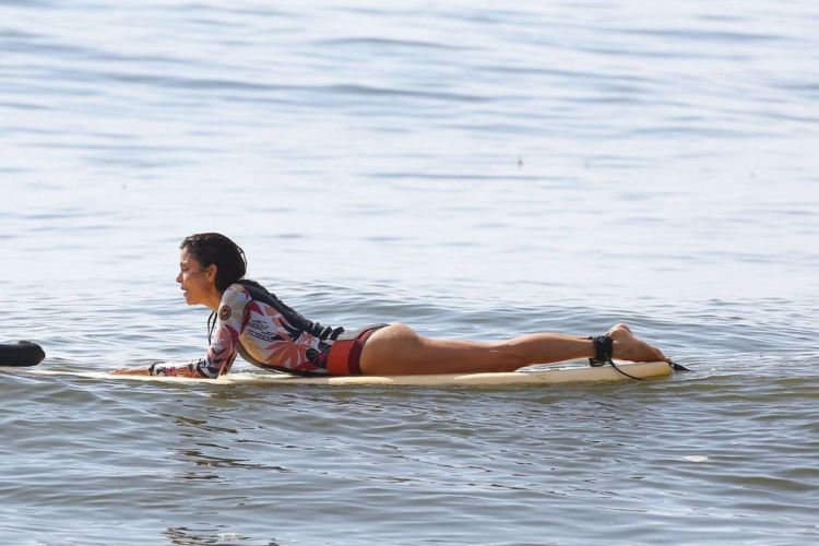 Bethenny Frankel Surfing The Waves In The Hamptons