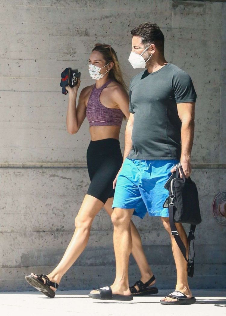 Candice Swanepoel Takes A Sunny Day Stroll In South Florida