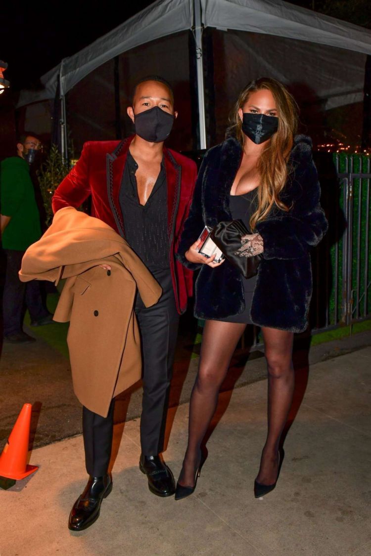 Chrissy Teigen Stepped Out In All Black Outfit For A Night Out In Los Angeles