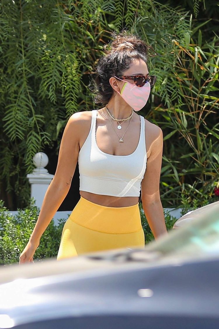 Eiza Gonzalez Candids In Yellow Tights At San Vicente Bungalows