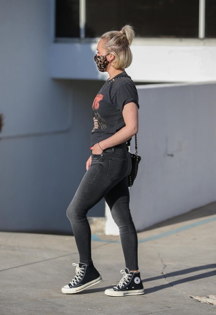 Hayden Panettiere Candids In Jeans Out In Beverly Hills