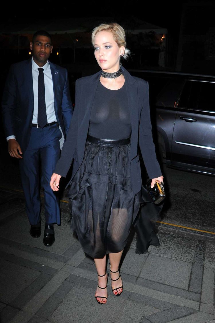 Jennifer Lawrence Goes Out For A Night Out In Manhattan