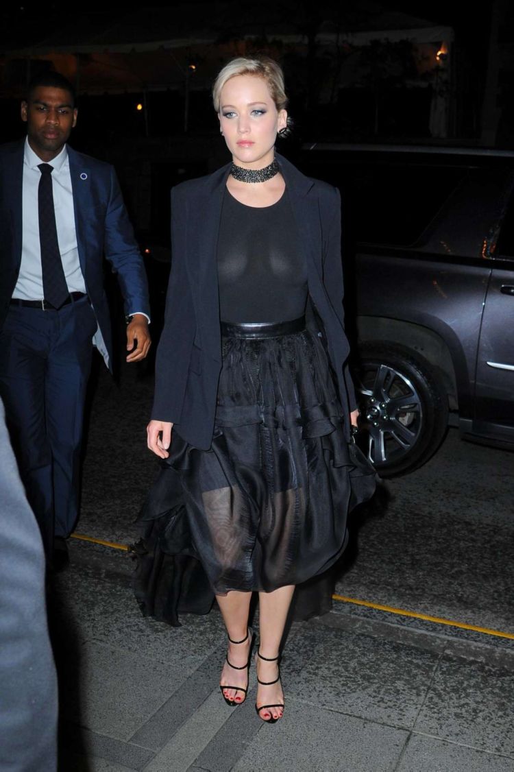 Jennifer Lawrence Goes Out For A Night Out In Manhattan