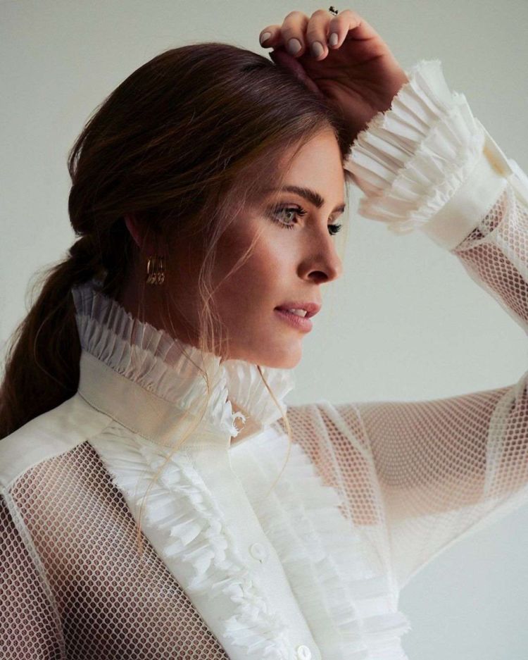 Jordan Claire Robbins For Unttld Photoshoot