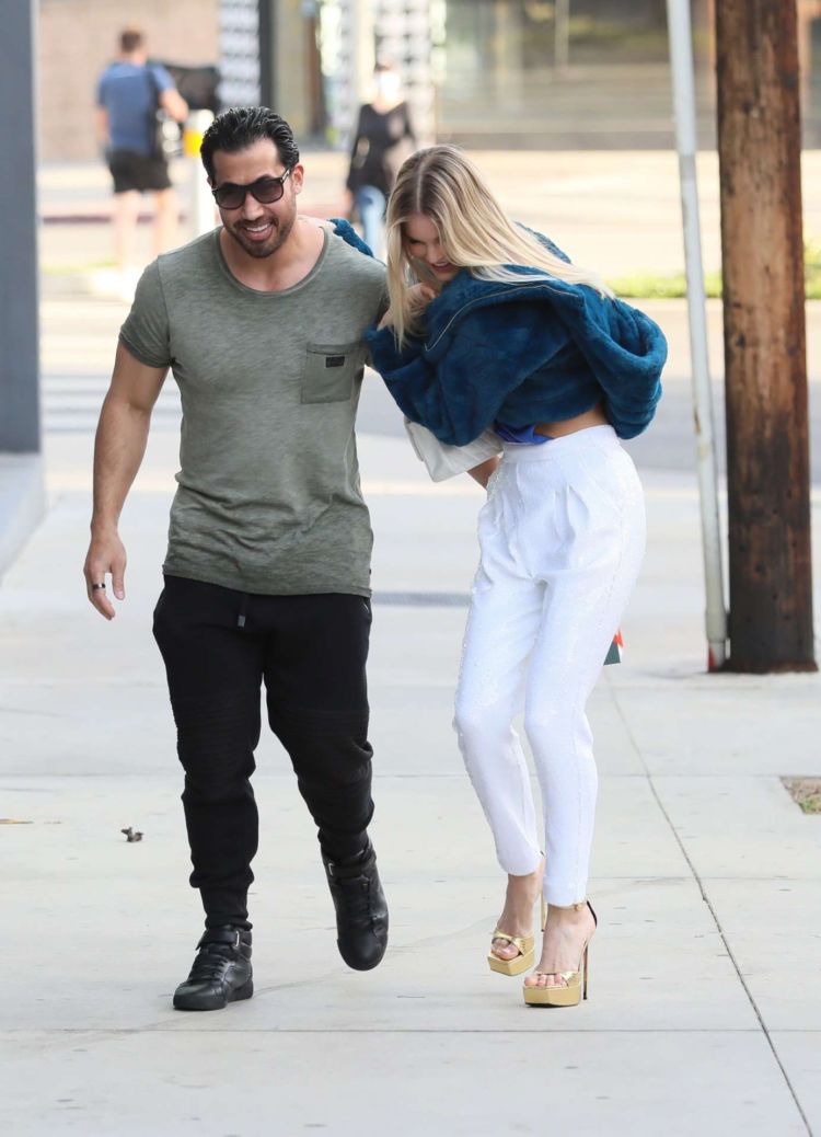 Joy Corrigan Smoking At Marijuana Dispensary In West Hollywood