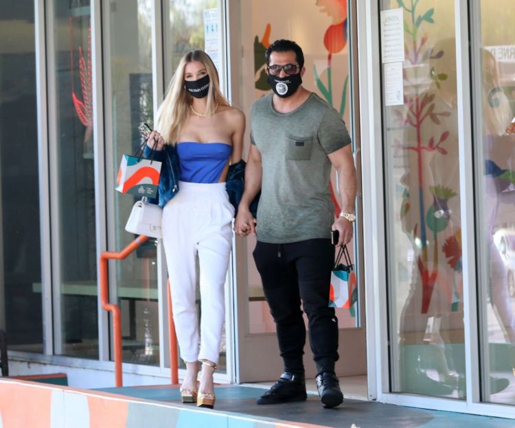Joy Corrigan Smoking At Marijuana Dispensary In West Hollywood