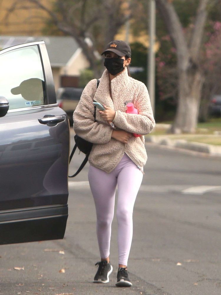 Fitness Freak Victoria Justice Working Out In Leggings And Sports Bra In Los Angeles