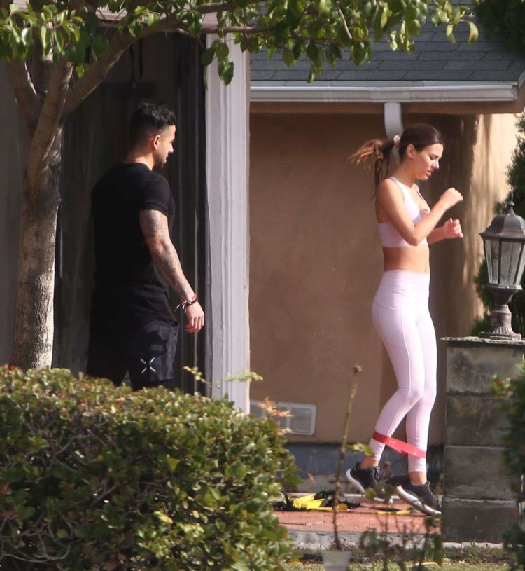 Fitness Freak Victoria Justice Working Out In Leggings And Sports Bra In Los Angeles