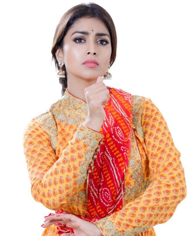 Shriya Saran's Beautiful Dance Photoshoot