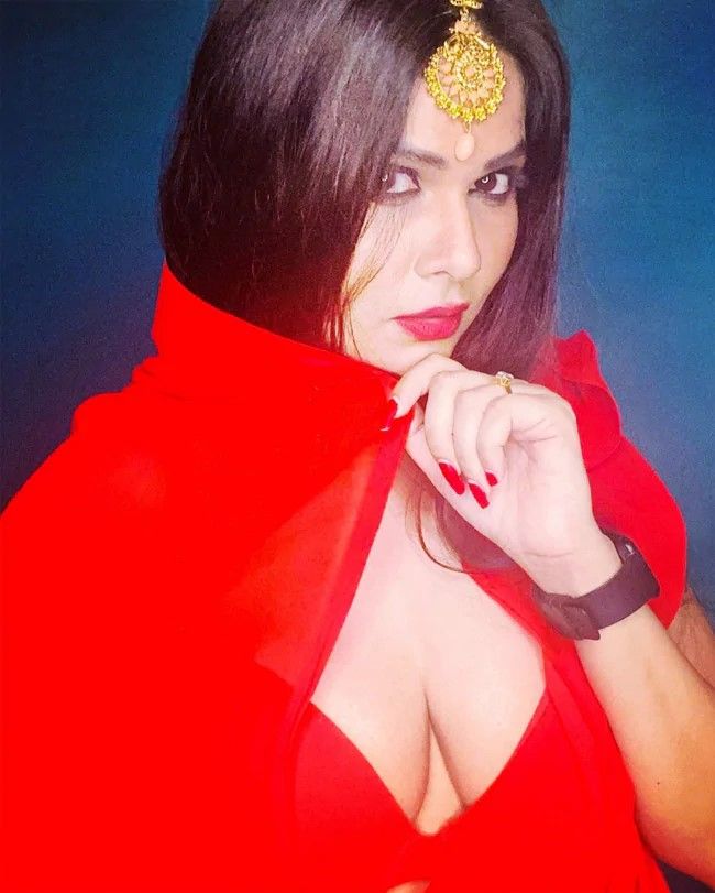 80 Hottest Pictures Of Actress Aabha Paul