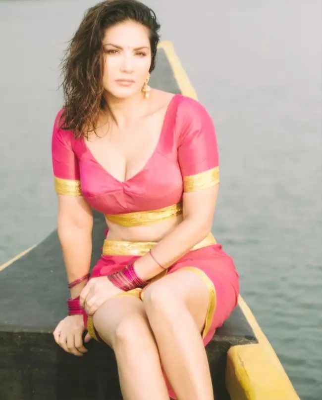 Top 100 Hottest Pictures Of Sunny Leone