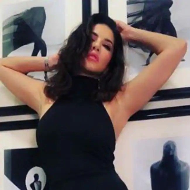 Top 100 Hottest Pictures Of Sunny Leone