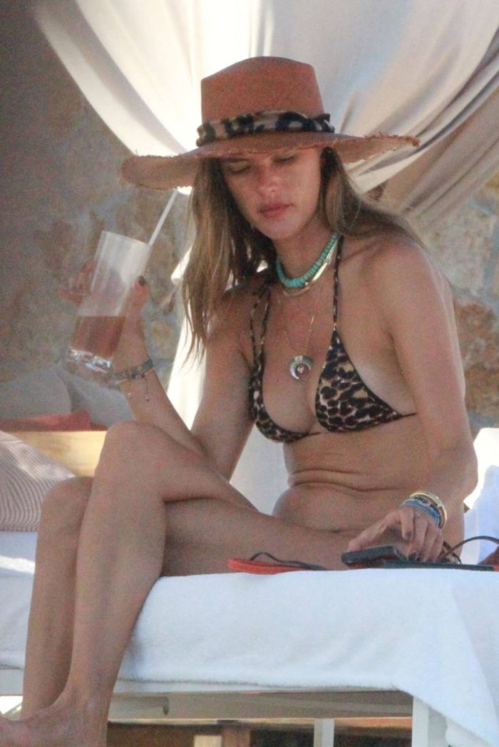 Alessandra Ambrosio Enjoying In Bikini At Cabo San Lucas