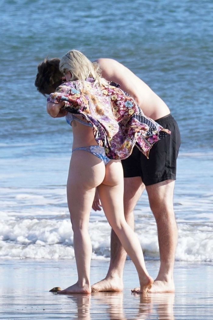 Ariel Winter Candids In Bikini At The Beach In Santa Barbara