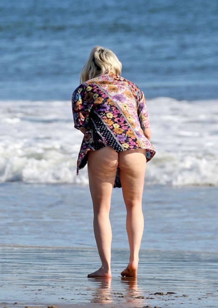 Ariel Winter Candids In Bikini At The Beach In Santa Barbara
