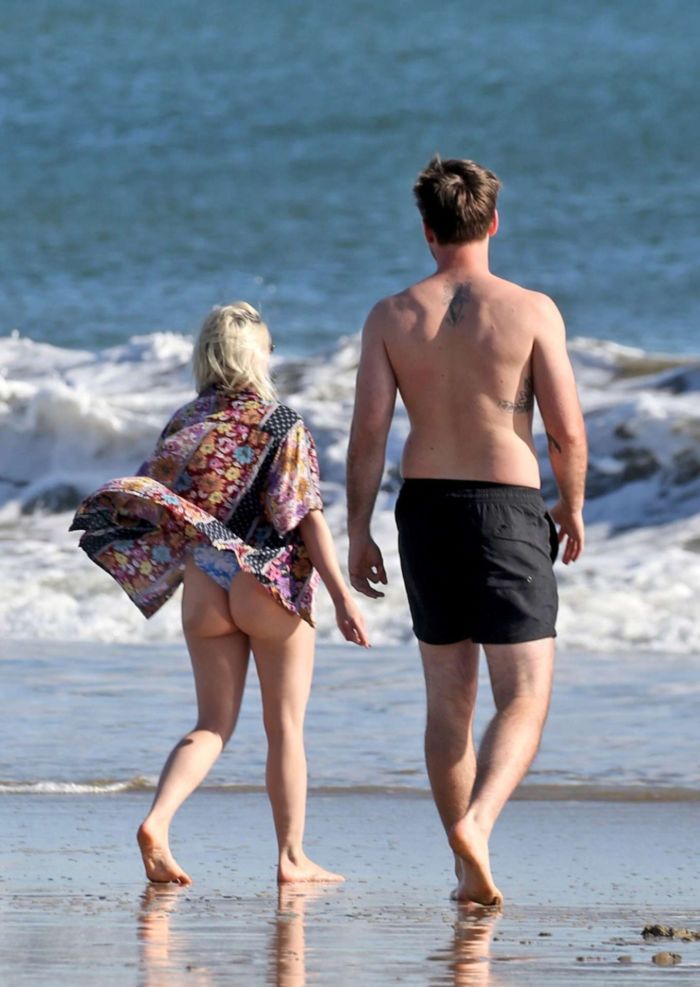 Ariel Winter Candids In Bikini At The Beach In Santa Barbara