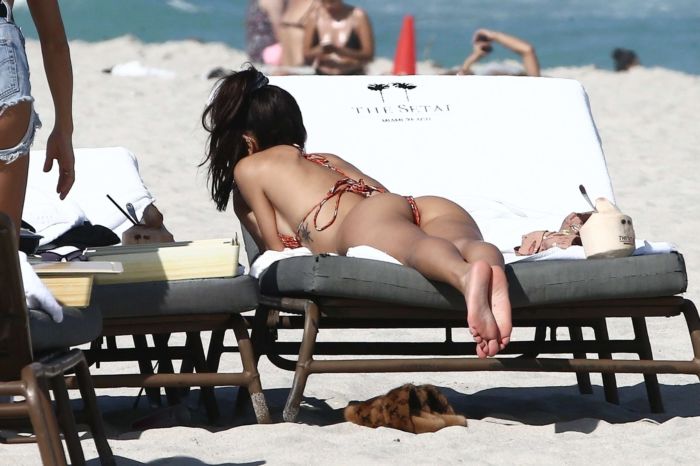 Chantel Jeffries Vacationing In Bikini On The Beach In Miami