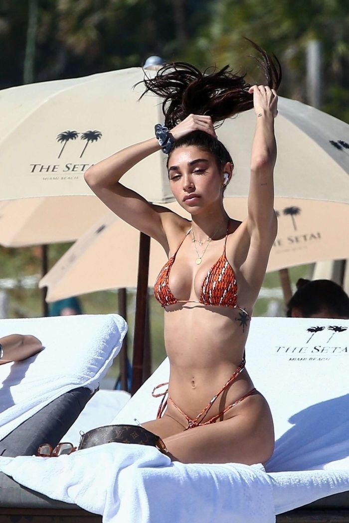Chantel Jeffries Vacationing In Bikini On The Beach In Miami
