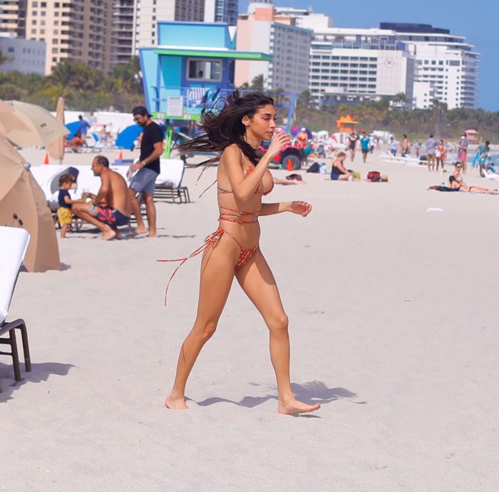 Chantel Jeffries Vacationing In Bikini On The Beach In Miami
