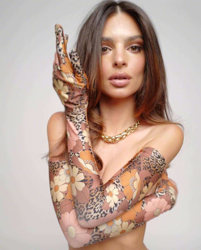 Stunning Emily Ratajkowski Poses For Inamorata Photoshoot
