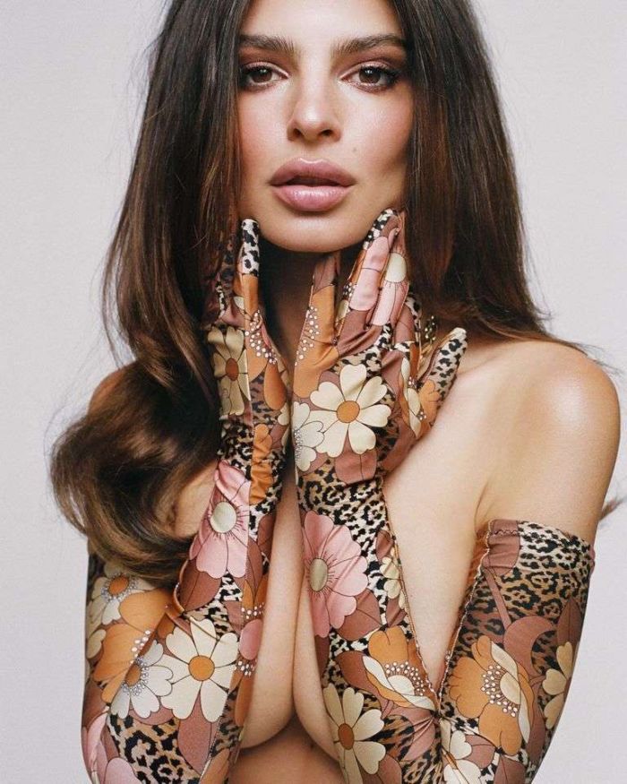 Stunning Emily Ratajkowski Poses For Inamorata Photoshoot