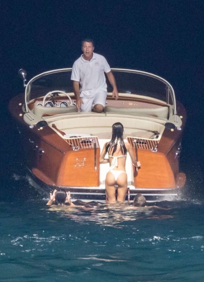 Emily Ratajkowski In A White Bikini On A Boat In Italy