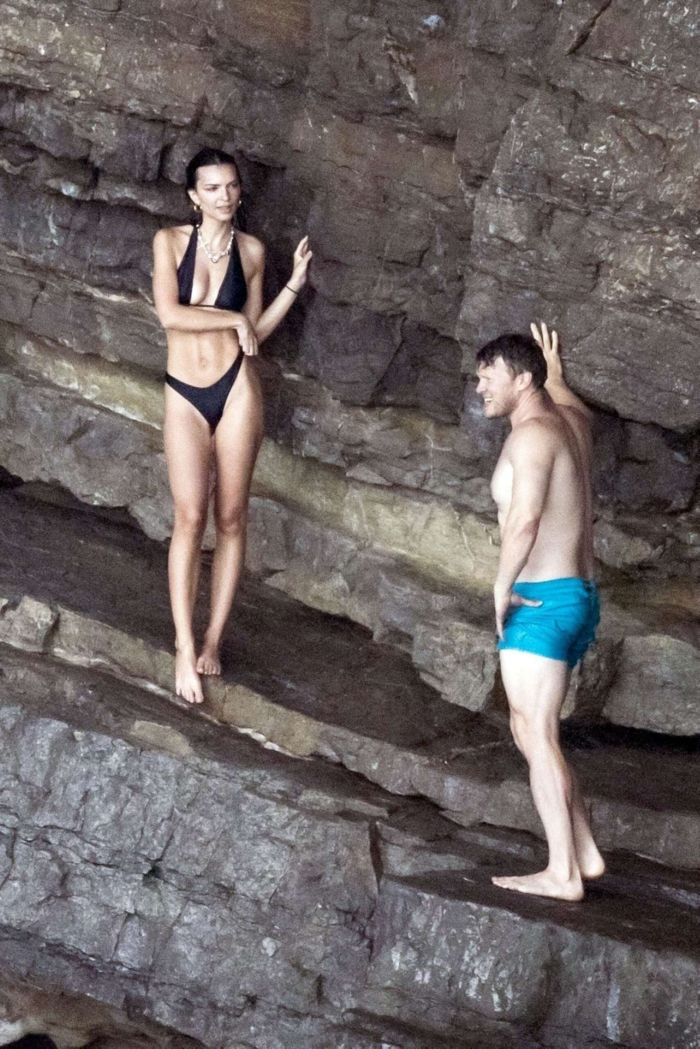 Emily Ratajkowski In A Black Bikini On A Yacht In Italy