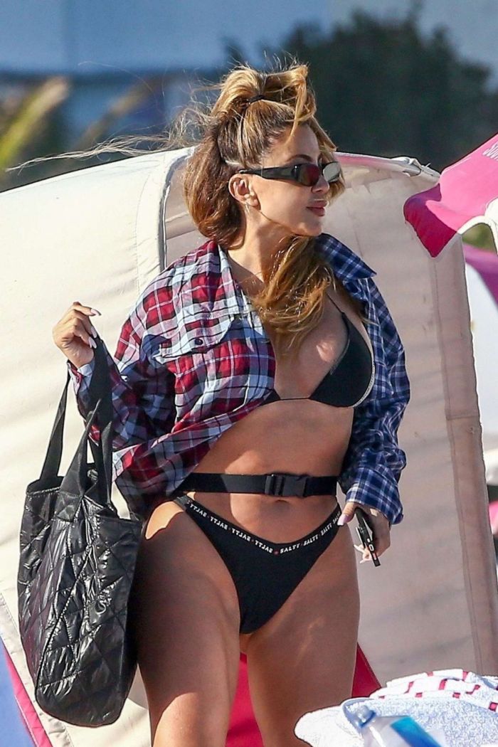 Larsa Pippen In A Black Bikini At Miami Beach
