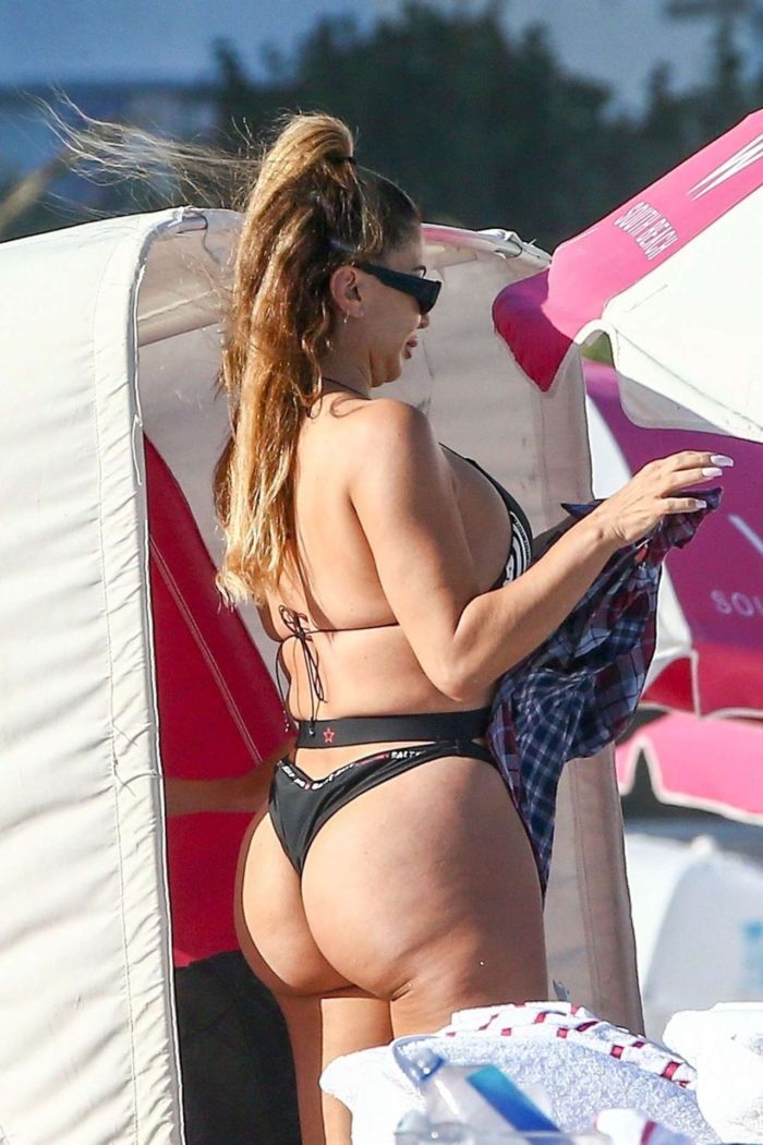Larsa Pippen In A Black Bikini At Miami Beach