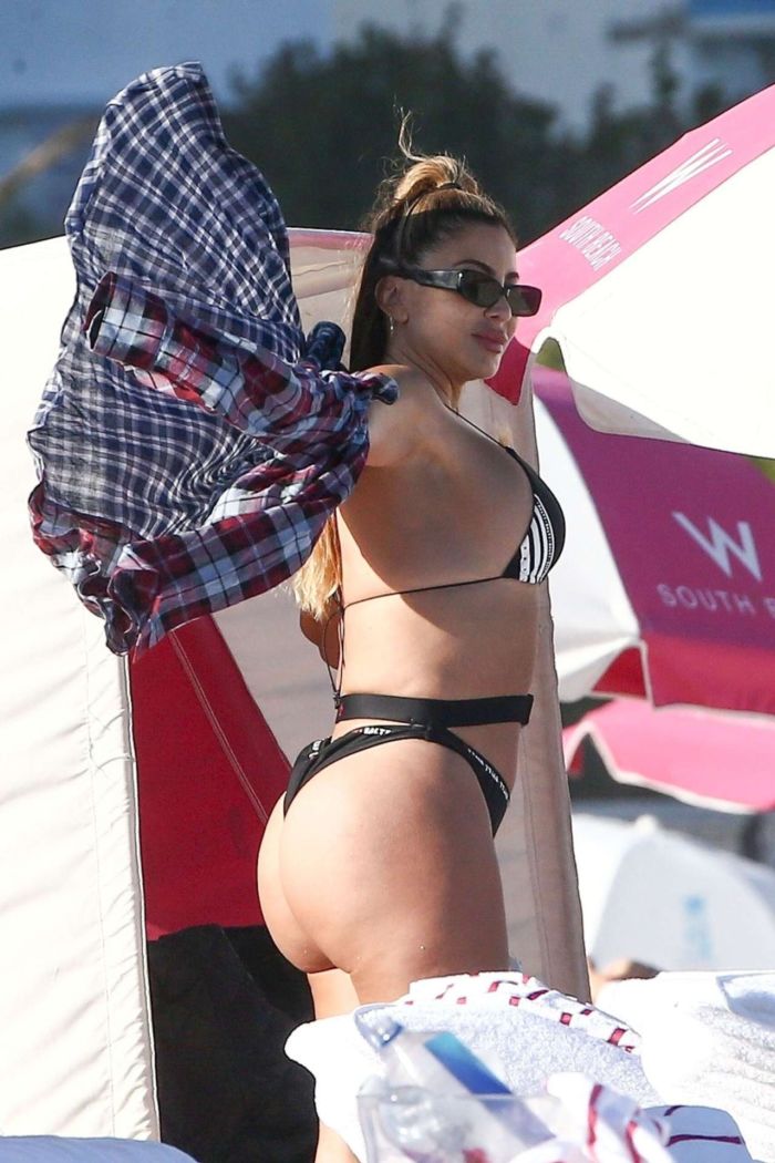 Larsa Pippen In A Black Bikini At Miami Beach