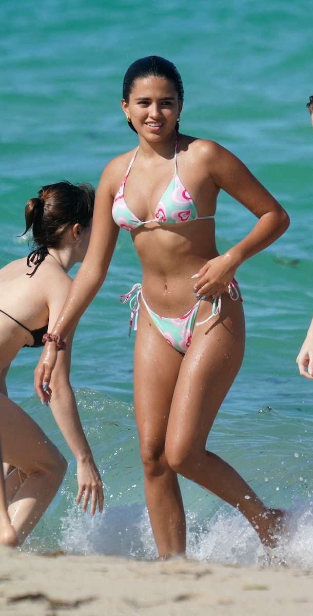 Maia Reficco Vacationing In Bikini On The Beach With Friends In Miami