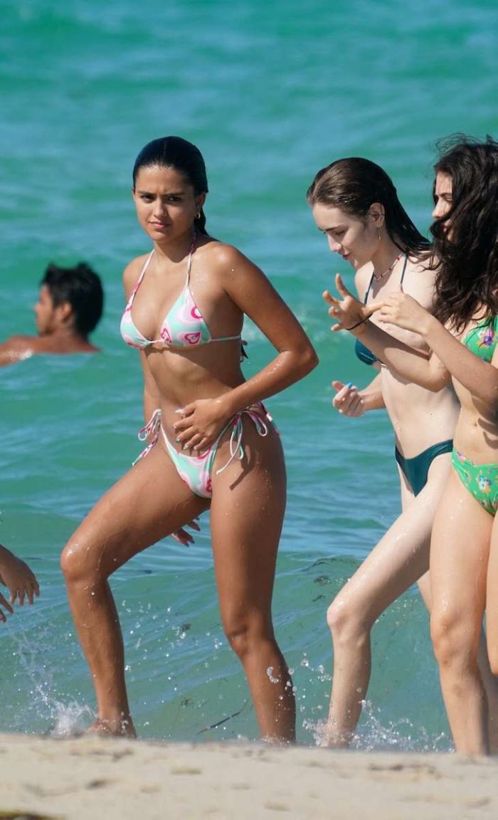 Maia Reficco Vacationing In Bikini On The Beach With Friends In Miami
