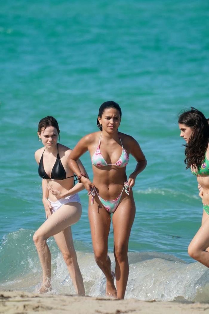 Maia Reficco Vacationing In Bikini On The Beach With Friends In Miami