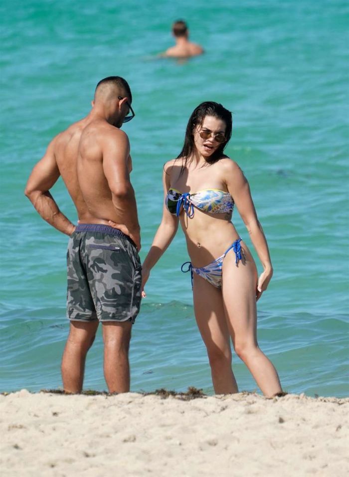 Paris Berelc Vacationing In A Colorful Bikini On The Beach In Miami