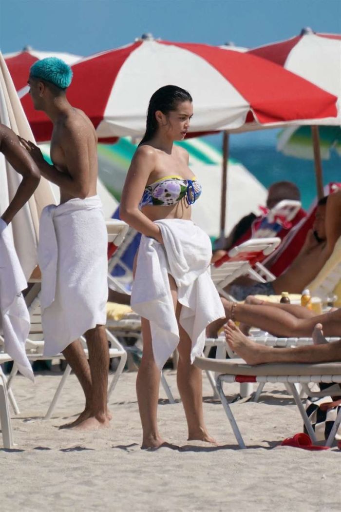 Paris Berelc Vacationing In A Colorful Bikini On The Beach In Miami