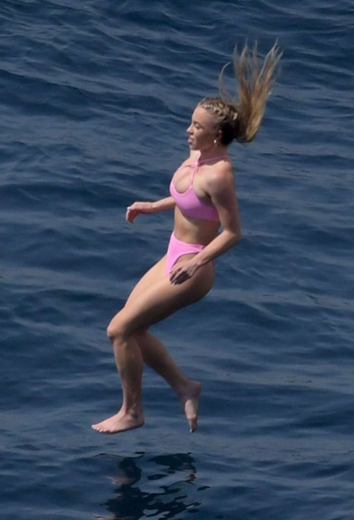 Sydney Sweeney Vacationing In A Pink Bikini On A Boat In Italy