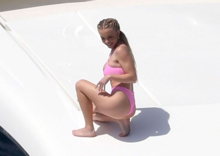Sydney Sweeney Vacationing In A Pink Bikini On A Boat In Italy