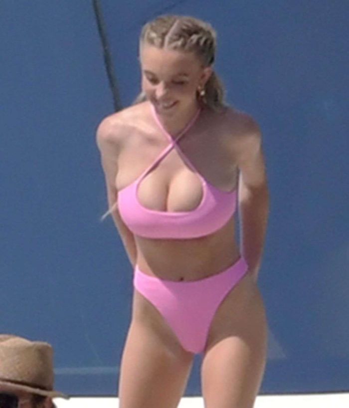 Sydney Sweeney Vacationing In A Pink Bikini On A Boat In Italy