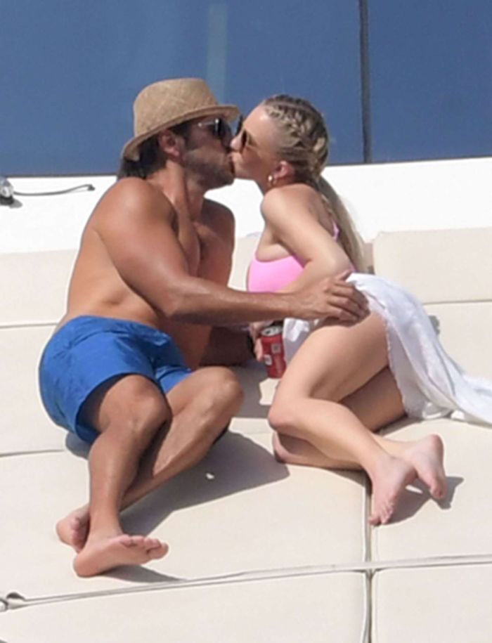 Sydney Sweeney Vacationing In A Pink Bikini On A Boat In Italy